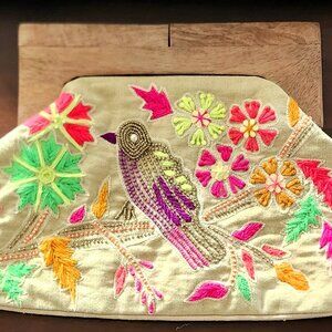 chloe & lex Embroidered Floral Bird Clutch with Wooden Handle